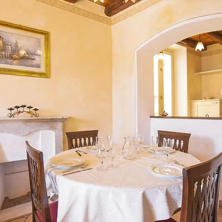 Lungolago Apartment