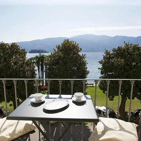 Lungolago Apartment